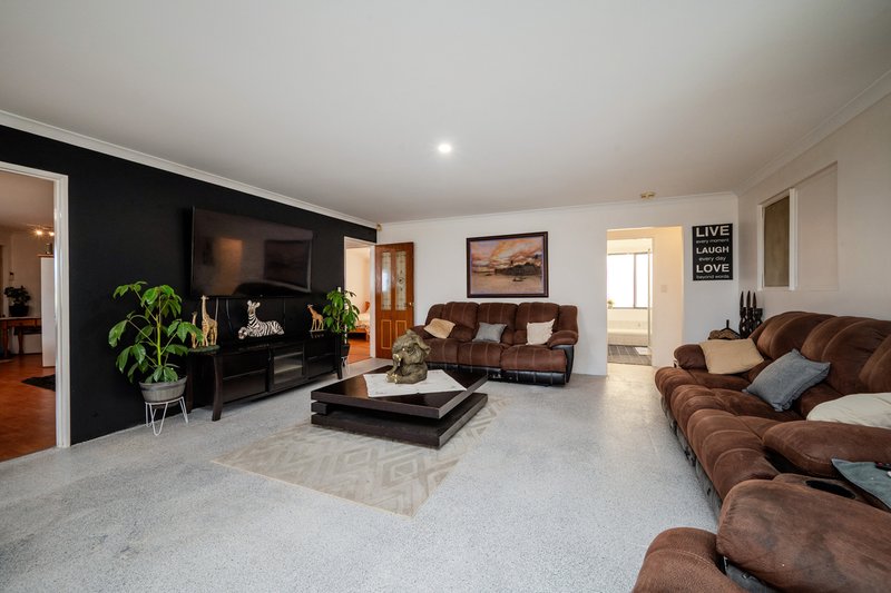 Photo - 31 Avondale Court, Mindarie WA 6030 - Image 15