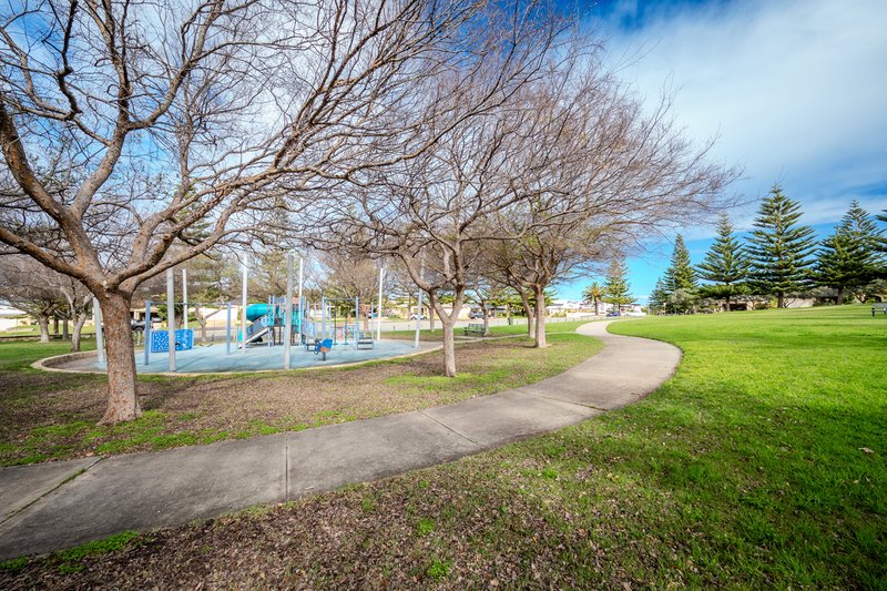 Photo - 31 Avondale Court, Mindarie WA 6030 - Image 35