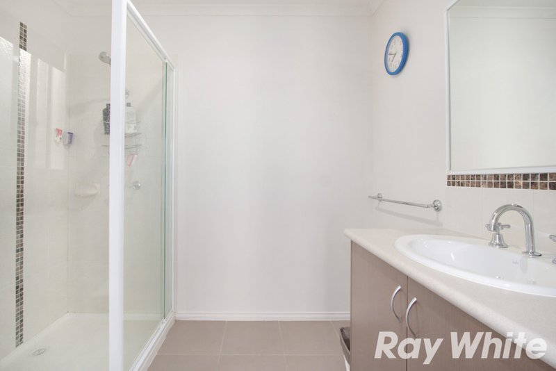 Photo - 31 Ayesha Rise, Pakenham VIC 3810 - Image 8