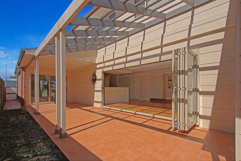 Photo - 31 Bagarin Avenue, Tomakin NSW 2537 - Image 11