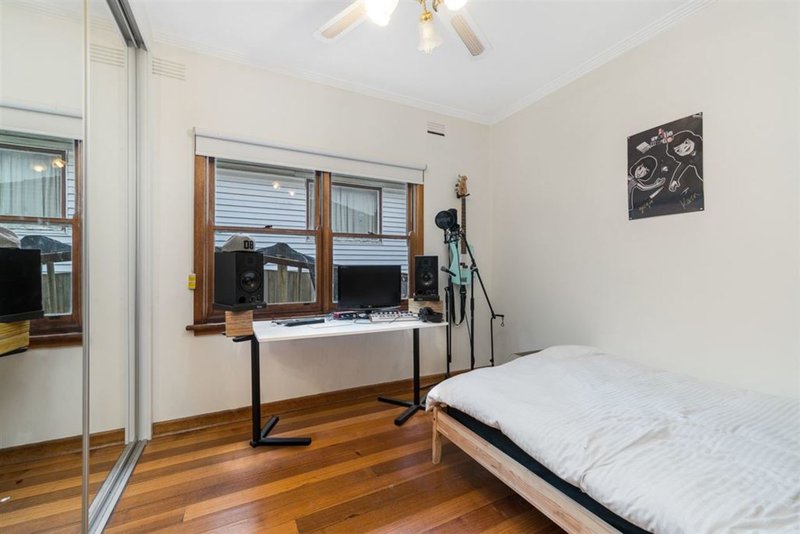 Photo - 31 Bales Street, Mount Waverley VIC 3149 - Image 8