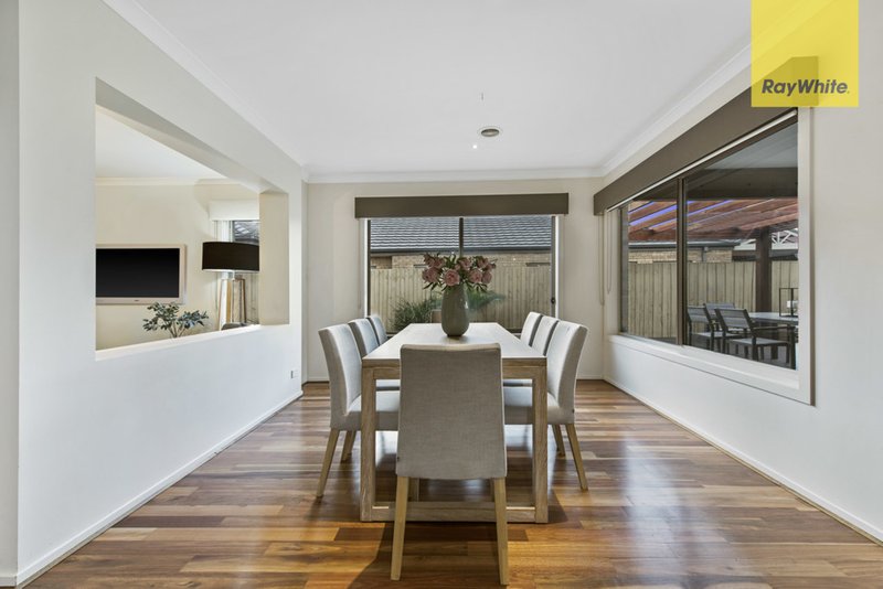 Photo - 31 Balmain Circuit, Taylors Hill VIC 3037 - Image 6