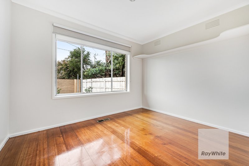 Photo - 31 Bamford Avenue, Westmeadows VIC 3049 - Image 12