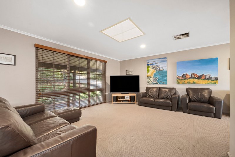 Photo - 31 Baracchi Crescent, Giralang ACT 2617 - Image 4