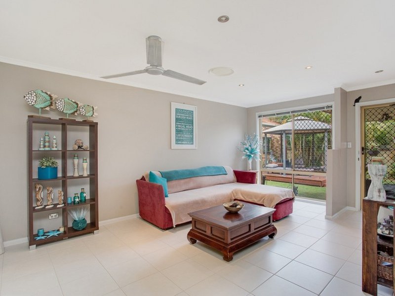 Photo - 31 Bards Ct , Nerang QLD 4211 - Image 4