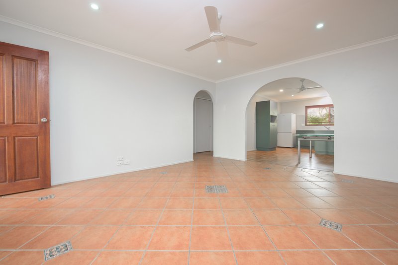 Photo - 31 Barramundi Street, Toolooa QLD 4680 - Image 4