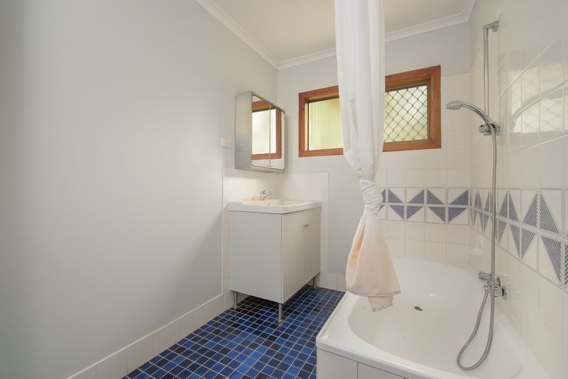 Photo - 31 Barramundi Street, Toolooa QLD 4680 - Image 13