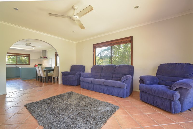 Photo - 31 Barramundi Street, Toolooa QLD 4680 - Image 6