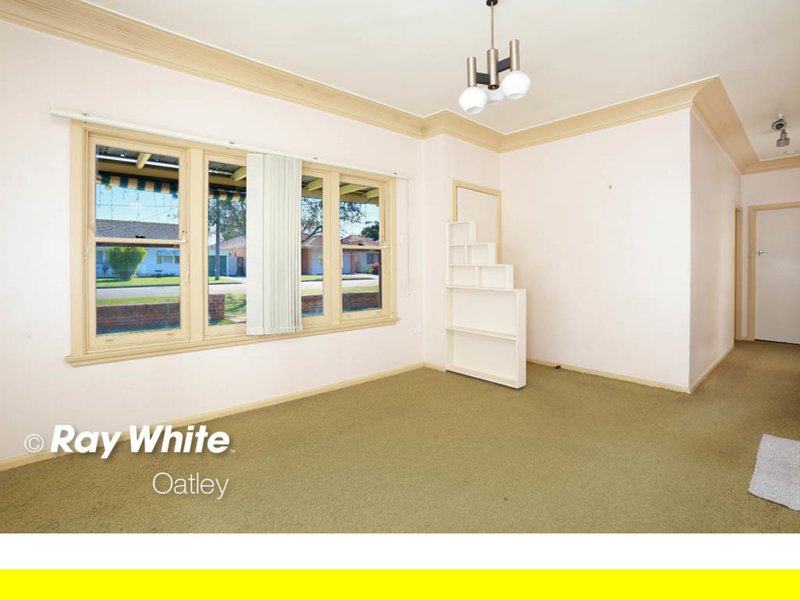 Photo - 31 Beaconsfield Road, Mortdale NSW 2223 - Image 4