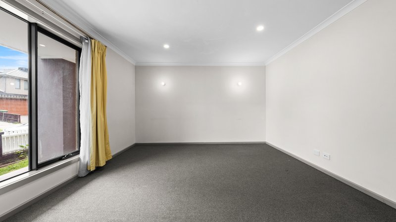 Photo - 31 Bendoc Street, Wollert VIC 3750 - Image 2