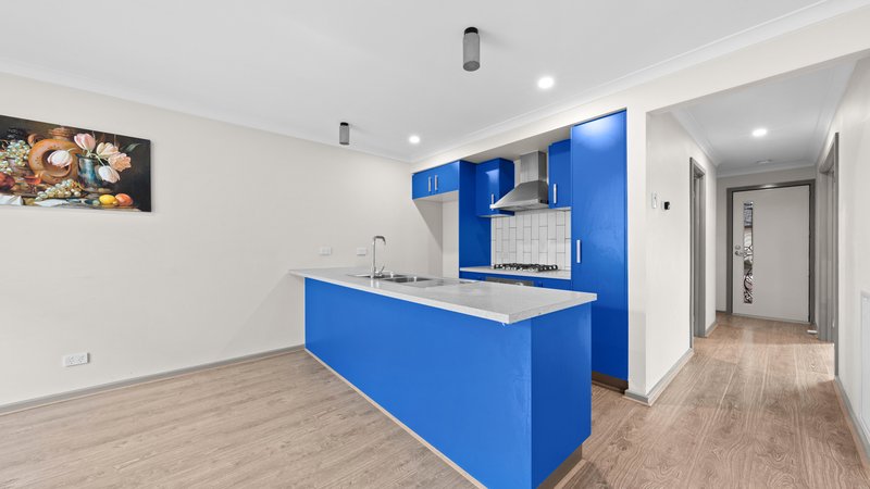 Photo - 31 Bendoc Street, Wollert VIC 3750 - Image 6