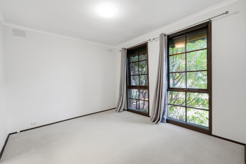 Photo - 31 Birchfield Crescent, Wantirna VIC 3152 - Image 5
