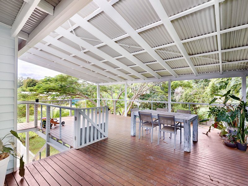 Photo - 31 Bishop Road, Beachmere QLD 4510 - Image 2