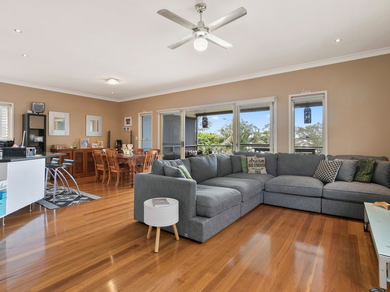 Photo - 31 Blackwood Road, Manly West QLD 4179 - Image 2