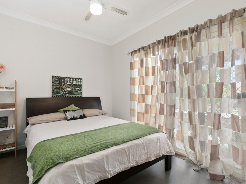 Photo - 31 Blackwood Road, Manly West QLD 4179 - Image 7