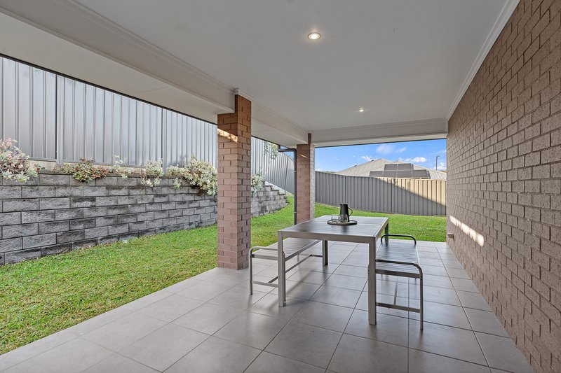 Photo - 31 Boyne Crescent, Cameron Park NSW 2285 - Image 9