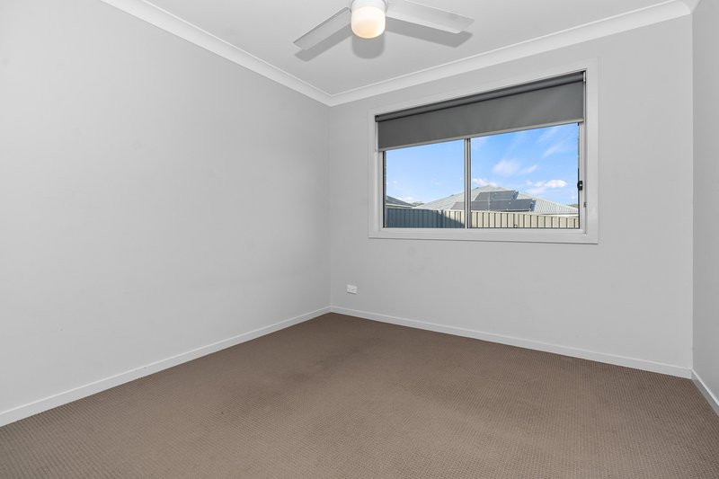 Photo - 31 Boyne Crescent, Cameron Park NSW 2285 - Image 16