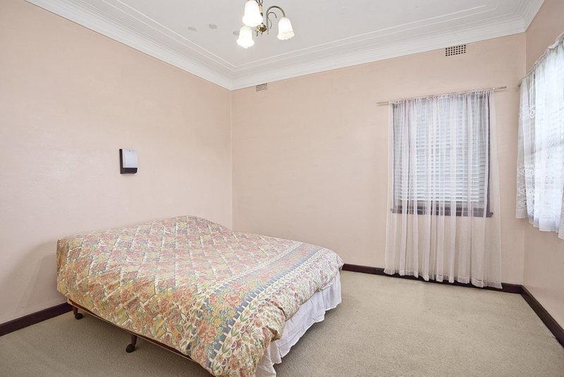 Photo - 31 Bray Avenue, Earlwood NSW 2206 - Image 5