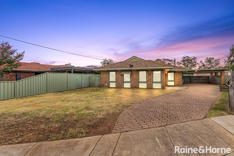 31 Bridgeford Crescent, Melton South VIC 3338