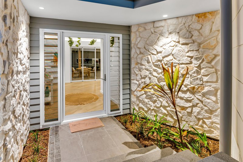 Photo - 31 Bridgman Drive, Reedy Creek QLD 4227 - Image 4