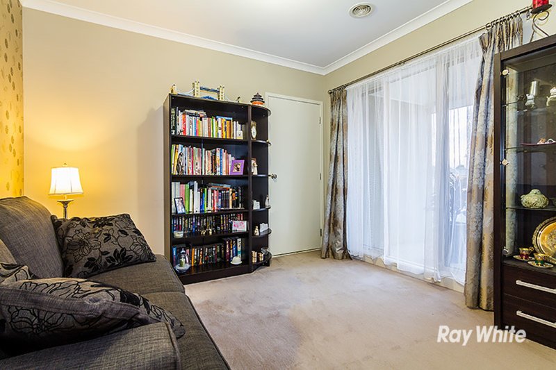 Photo - 31 Broadstone Way, Cranbourne VIC 3977 - Image 4