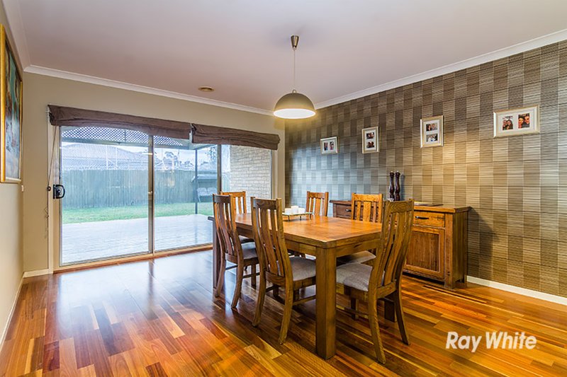 Photo - 31 Broadstone Way, Cranbourne VIC 3977 - Image 10