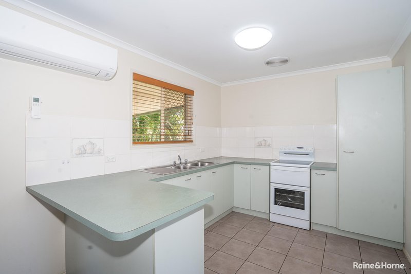 Photo - 31 Brolga Court, Eli Waters QLD 4655 - Image 2