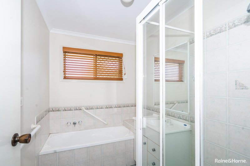 Photo - 31 Brolga Court, Eli Waters QLD 4655 - Image 4