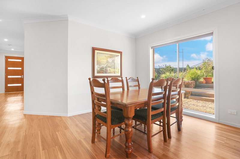 Photo - 31 Brotheridge Avenue, Calderwood NSW 2527 - Image 3