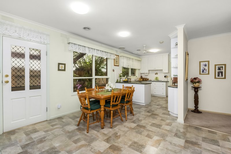 Photo - 31 Browning Drive, Glen Waverley VIC 3150 - Image 5