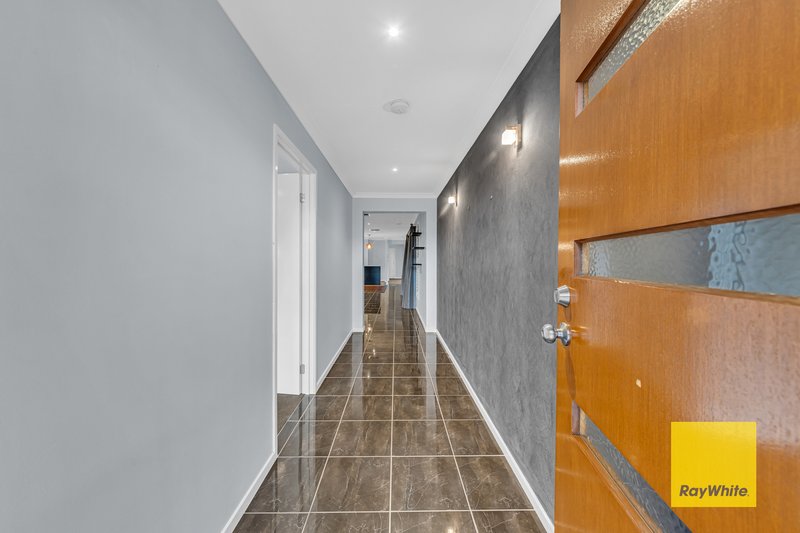 Photo - 31 Brownlow Drive, Point Cook VIC 3030 - Image 3