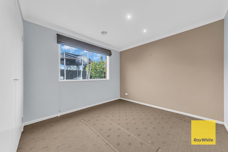 Photo - 31 Brownlow Drive, Point Cook VIC 3030 - Image 13