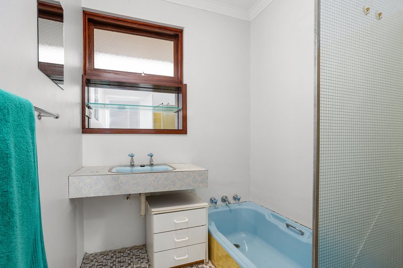 Photo - 31 Bucat Street, Hamilton Hill WA 6163 - Image 7