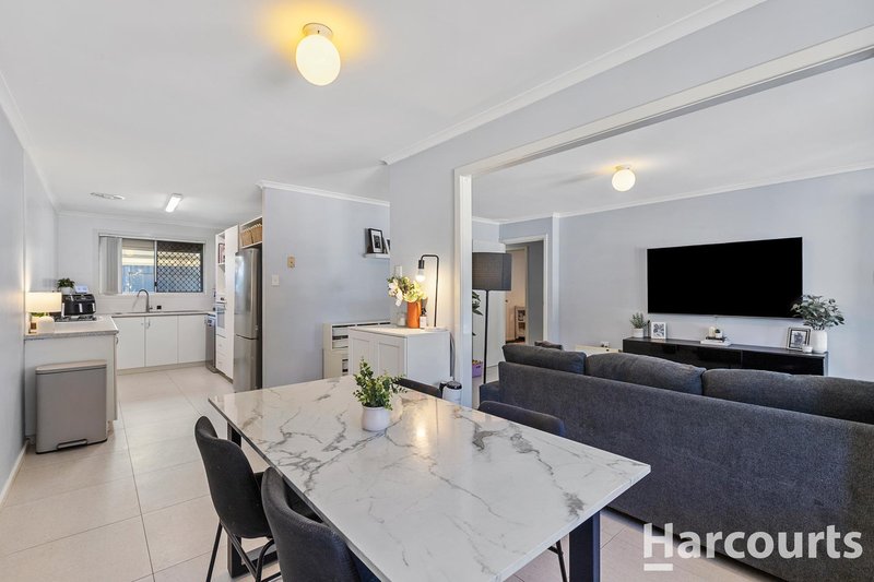 Photo - 31 Burlinson Crescent, Koondoola WA 6064 - Image 5