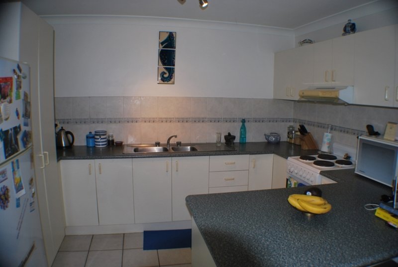 Photo - 3/1 Burnett Street, Yeppoon QLD 4703 - Image 2