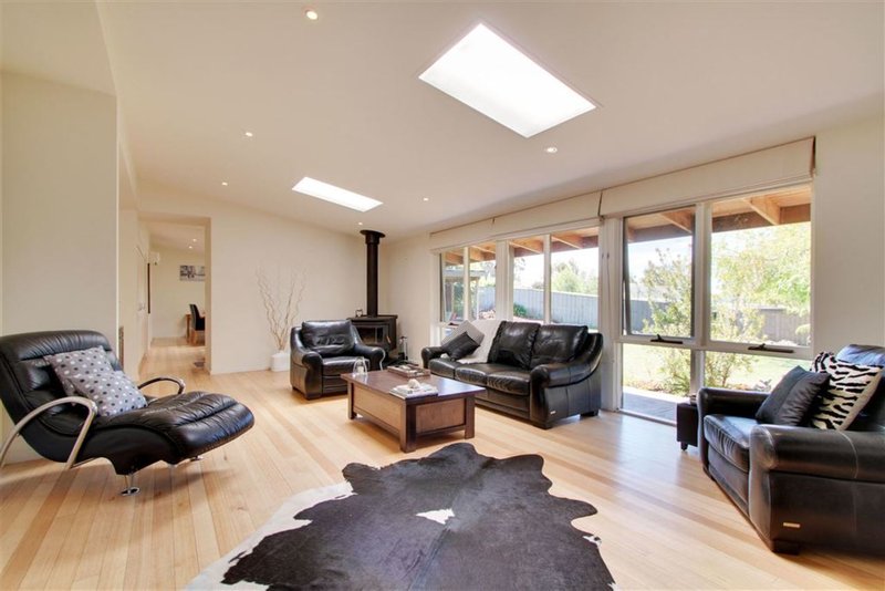 Photo - 31 Burwood Drive, Blackmans Bay TAS 7052 - Image 3