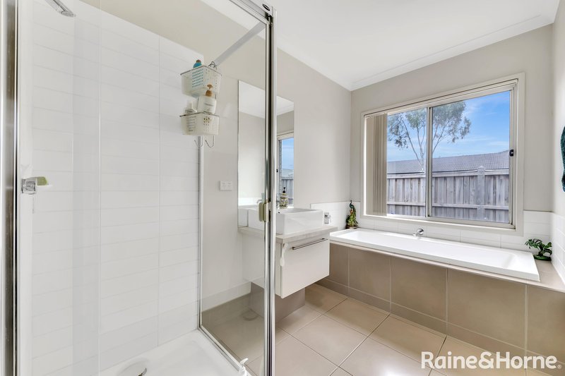 Photo - 31 Butterfly Boulevard, Tarneit VIC 3029 - Image 10