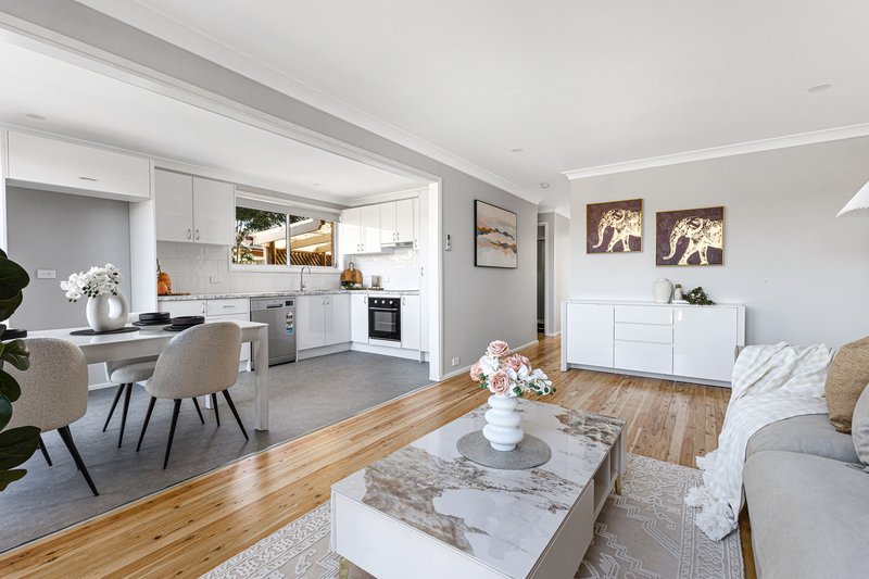 Photo - 31 Campbell Close, Minto NSW 2566 - Image 6