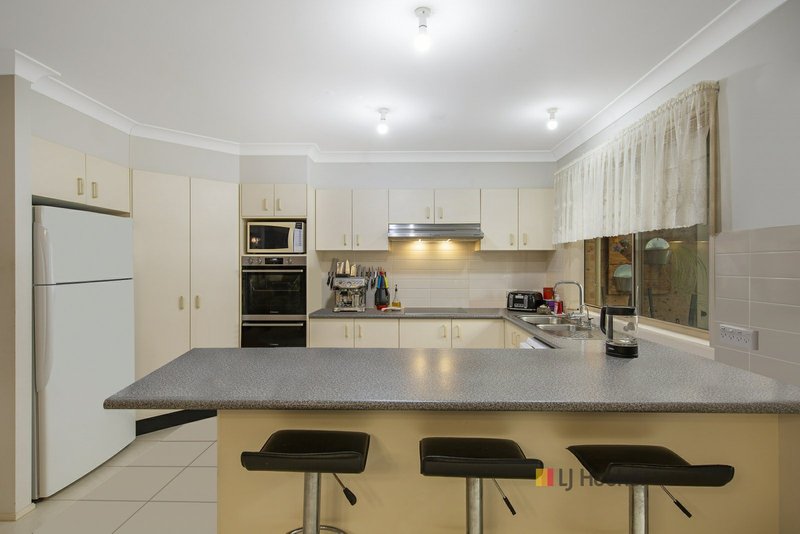 Photo - 31 Campbell Parade, Mannering Park NSW 2259 - Image 4