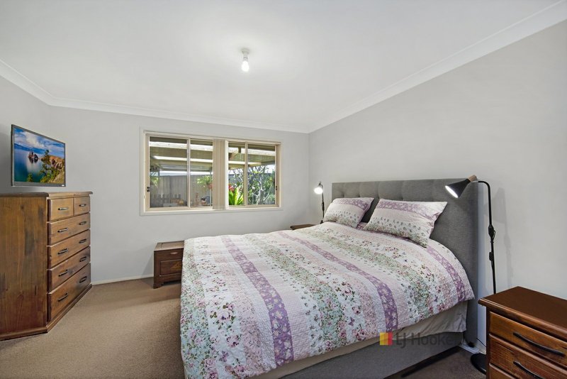 Photo - 31 Campbell Parade, Mannering Park NSW 2259 - Image 12