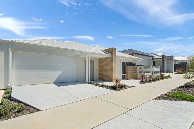 Photo - 31 Candela Parkway, Baldivis WA 6171 - Image 2