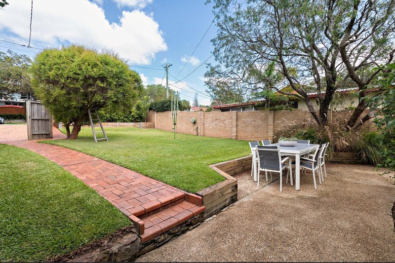 Photo - 31 Canea Crescent, Allambie Heights NSW 2100 - Image 2