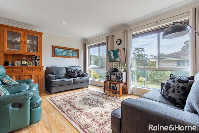 Photo - 31 Cangoura Street, Windradyne NSW 2795 - Image 2