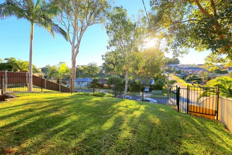 Photo - 31 Caroline Crescent, Georges Hall NSW 2198 - Image 7