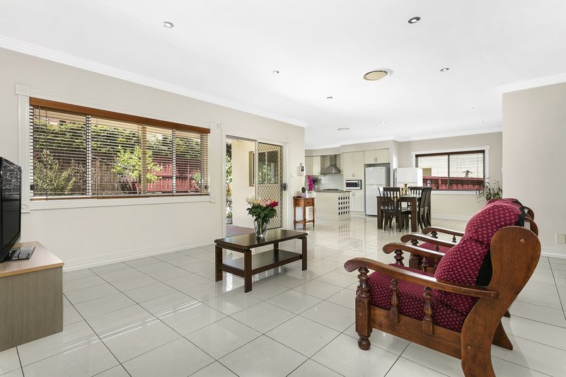 Photo - 31 Cattai Creek Drive, Kellyville NSW 2155 - Image 4