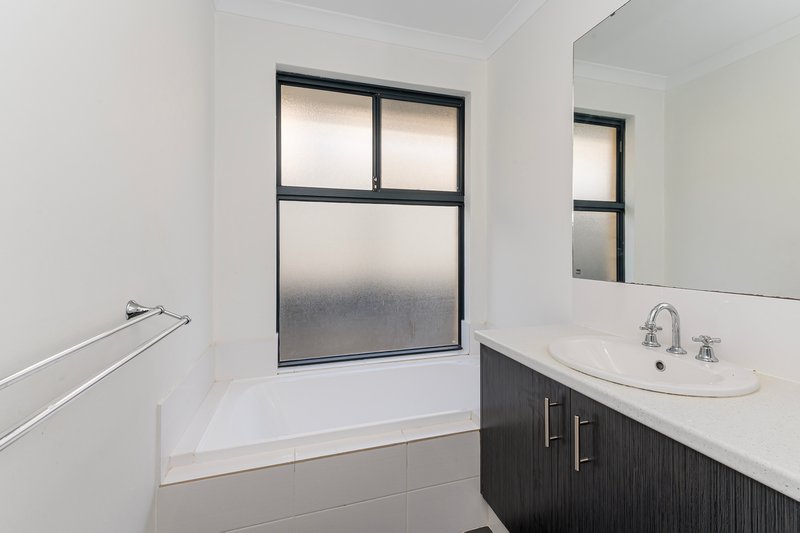 Photo - 31 Chambered Way, Jindalee WA 6036 - Image 19