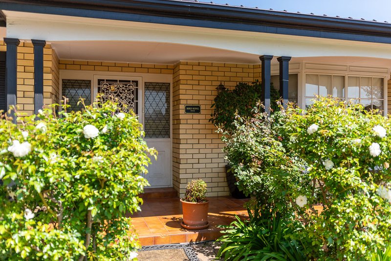 Photo - 31 Chapman Crescent, Mount Barker SA 5251 - Image 2