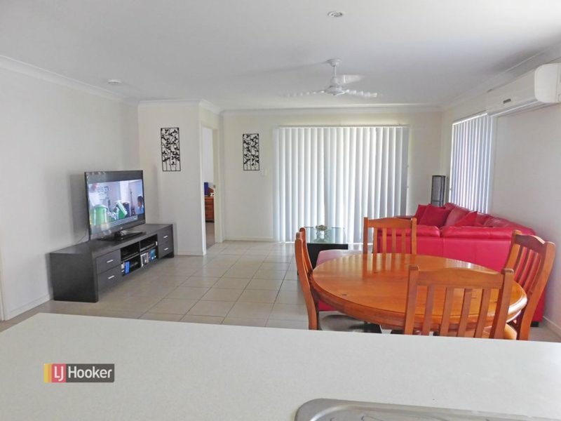 Photo - 31 Chase Crescent, North Lakes QLD 4509 - Image 3