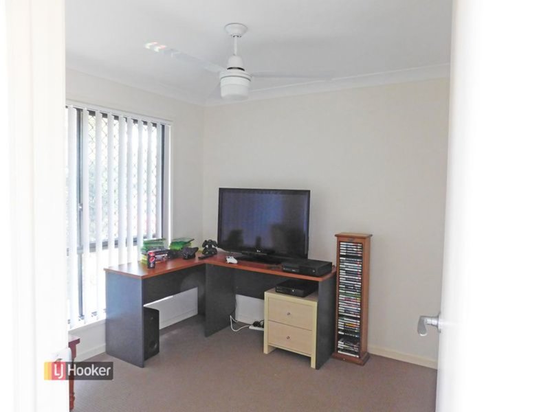 Photo - 31 Chase Crescent, North Lakes QLD 4509 - Image 10