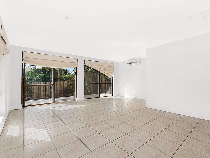 Photo - 31 Chateau Street, Carseldine QLD 4034 - Image 6